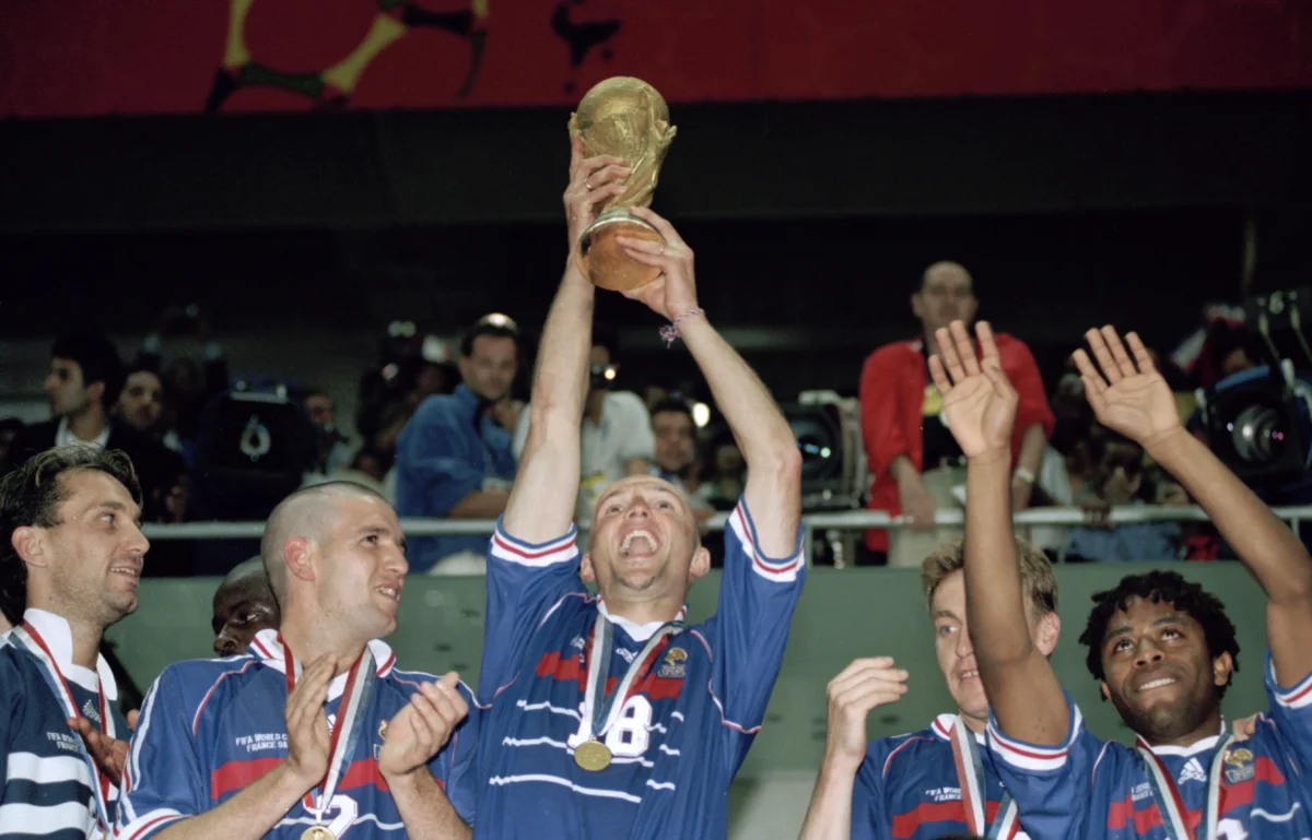 Craque francês campeão mundial lamenta momento da Seleção Brasileira: "É muito triste ver nesse nível"