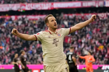 Kane Inicia a Busca Pelo Primeiro Título da Carreira
