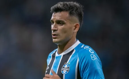 Cristaldo analisa empate do Grêmio contra Godoy Cruz: “muita raiva” após vacilo na Argentina