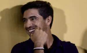 Neto afirma: Palmeiras busca Vojvoda para técnico, sucedendo Abel Ferreira