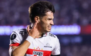 Zubeldía busca resgatar meio-campista de R$ 10 milhões no São Paulo