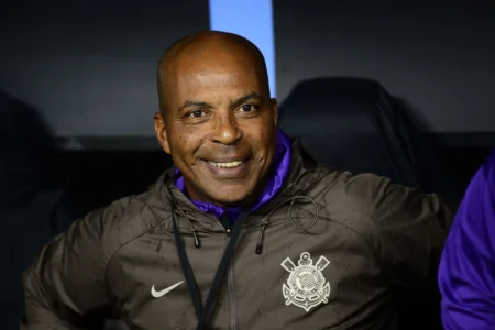 Dorival Júnior estreia no Corinthians na quarta-feira; interino mantém jogo contra o Flamengo