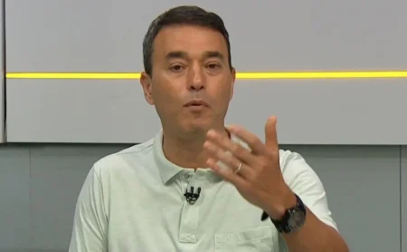 Rizek exalta ousadia de Abel Ferreira e menciona Vitor Roque no banco: “Admiração”