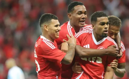 Internacional arranca vitória no Maracanã em jogo da Copa do Brasil com gol no fim; veja os detalhes