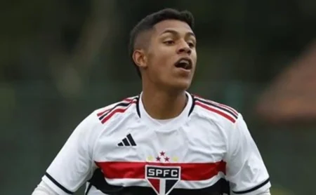 Zubeldía afasta Ryan Francisco e revolta a torcida do São Paulo: "Inexplicável"