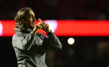 Zubeldía celebra atuação do São Paulo e minimiza resultado na Copa do Brasil: "Bom caminho"