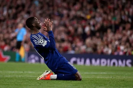 Dembélé é dúvida para o jogo de volta, confirma Luis Enrique.