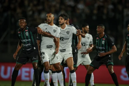 Análise: Defesa do Atlético-MG falha novamente, mas time evita derrota ante o Maringá