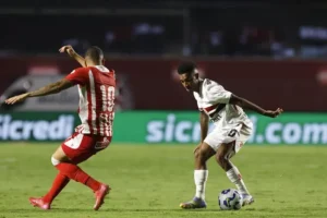 Zubeldía pede permanência de Marcos Antônio no São Paulo: "Estou otimista"