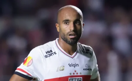 São Paulo: Zubeldía atualiza situação e retorno de jogador ganha força.