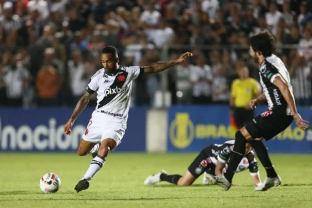 Alex Teixeira Reencontra Cenário Glorioso no Vasco com Apoio de Felipe