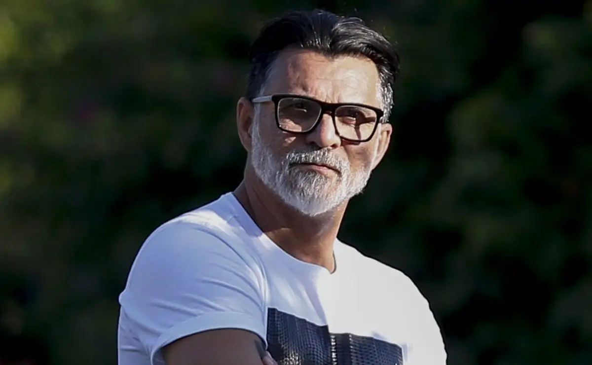 Ricardo Rocha Escolhe a Melhor SAF no Brasil, Entre Botafogo e Bahia, e Alerta sobre Dívidas.