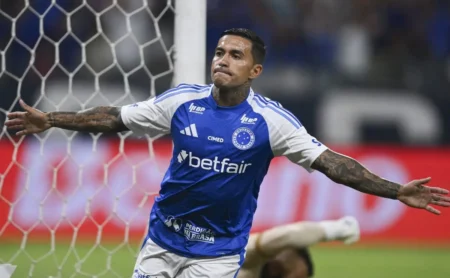 Dudu no Cruzeiro: Reintegração e Avaliação Após Reunião por Questão da Multa