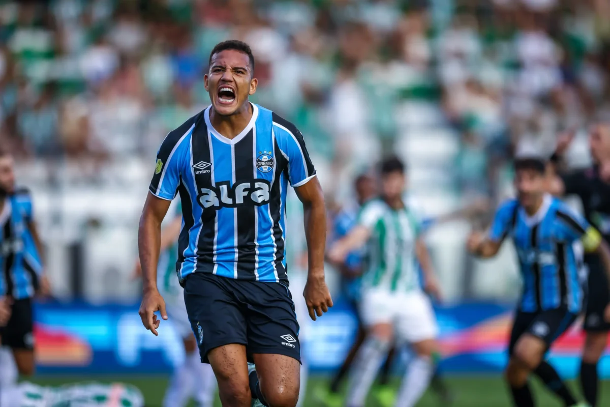 Botafogo mira zagueiro e observa Abner e Gustavo Martins