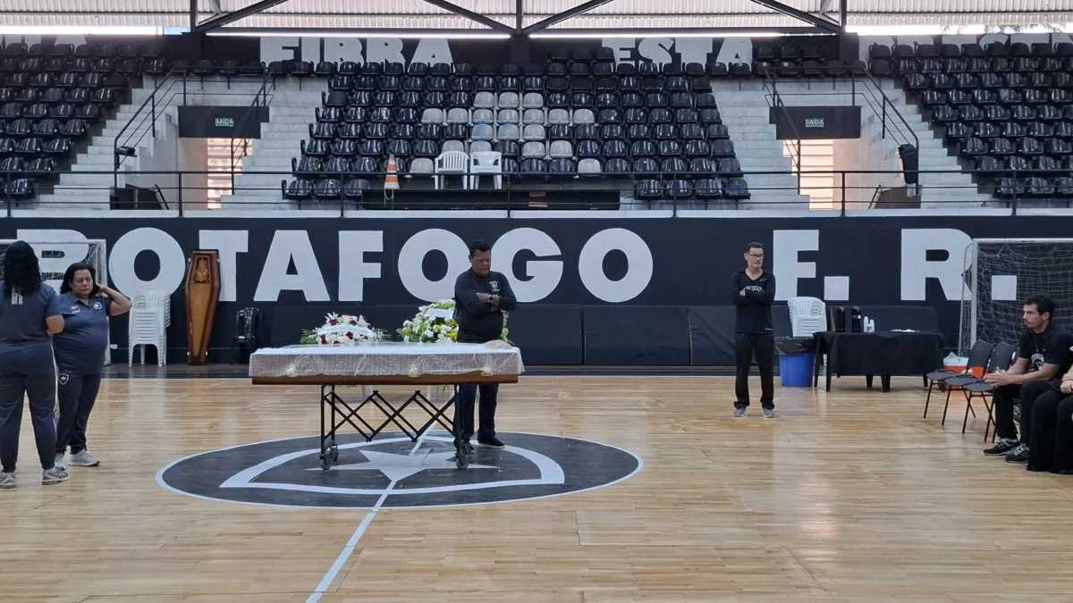 Adeus a Manga: Ícone do Botafogo Velado em General Severiano