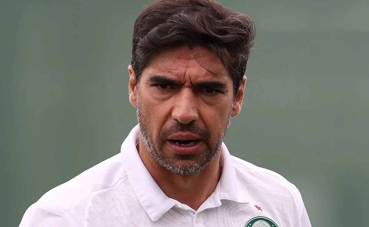 Fluminense busca Abel Ferreira para possível contratação de Marcelo Lomba, informa setorista