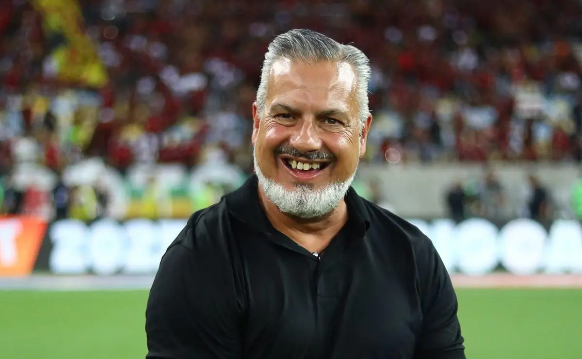 Flamengo: Boto busca reforços e mira zagueiro e meia após Vitão, Enciso e Andreas Pereira.
