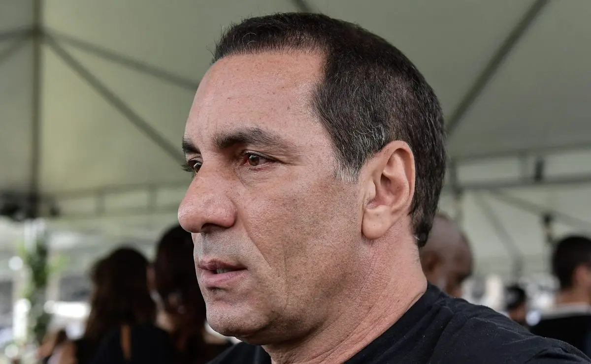 Edmundo prevê demissão de Fábio Carille se Vasco perder para o Sport