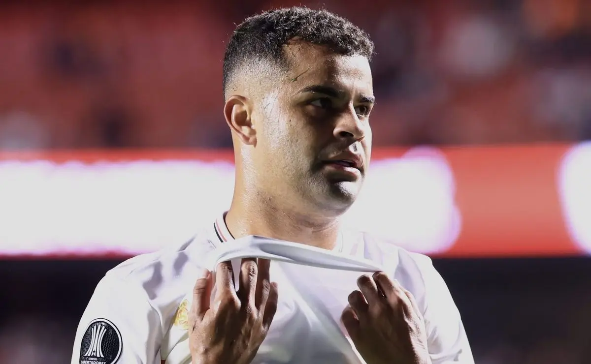 Alisson Lamenta Frustração da Torcida Após Mais Uma Derrota do São Paulo no Brasileirão