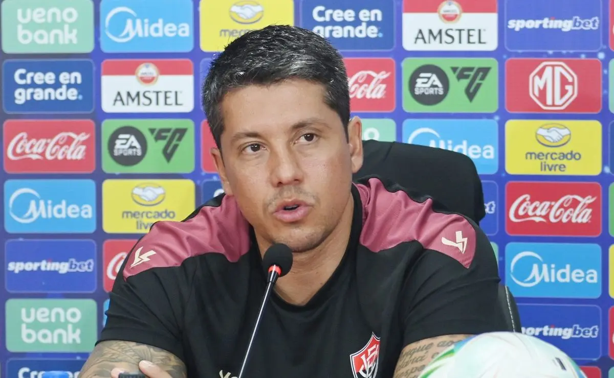 Carpini foca no Brasileirão e mira o Vitória com o Vasco