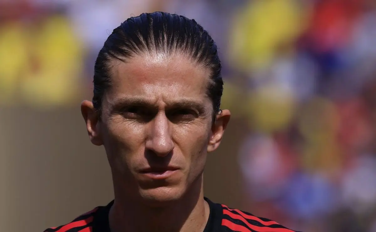 Filipe Luís aprova saída de Matheus Gonçalves.