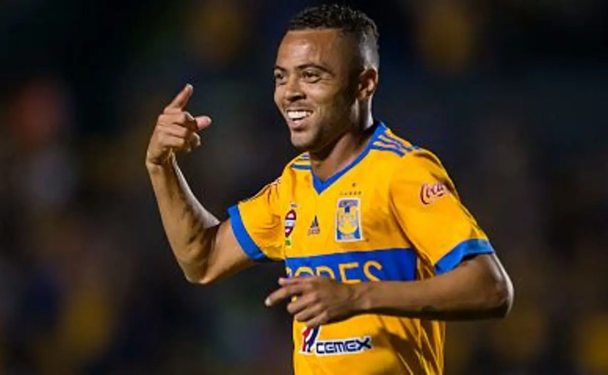 Bastidor: Filipe Luís avalia zagueiro do Flamengo e decide por Alex Sandro, João Victor e mais um