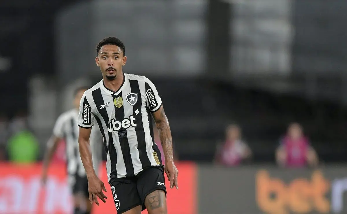 Gols de laterais representam mais de 35% dos marcados pelo Botafogo sob comando de Renato Paiva