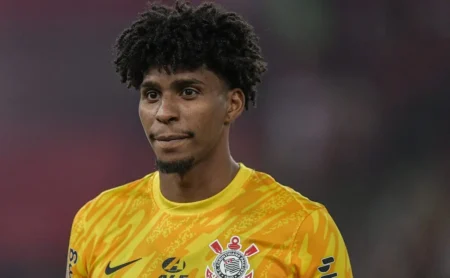 Corinthians negocia Hugo Souza com o Grupo City após aprovação de Dorival, por quantia milionária