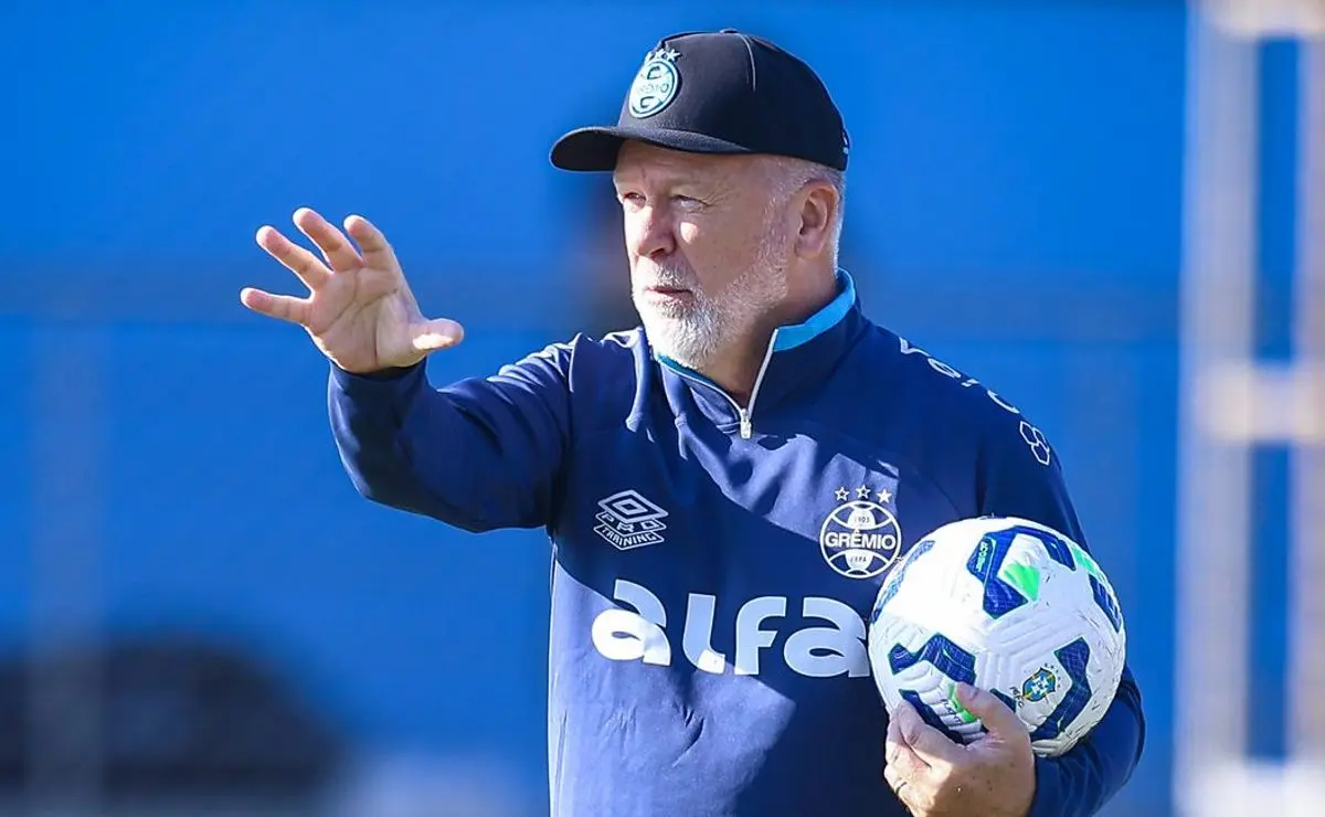 Grêmio: Mano Menezes aprova e Pavón, André Henrique e Nathan Pescador entram na lista de dispensas