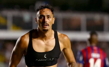 Santos Negocia Troca de Jogadores com São Paulo, Incluindo Diego Pituca