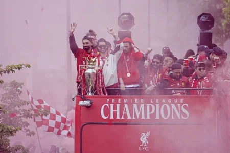 Liverpool: Celebração do Título da Premier League nas Ruas da Cidade