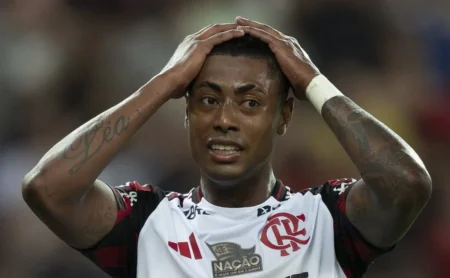 STJD investigará Bruno Henrique, jogador do Flamengo.