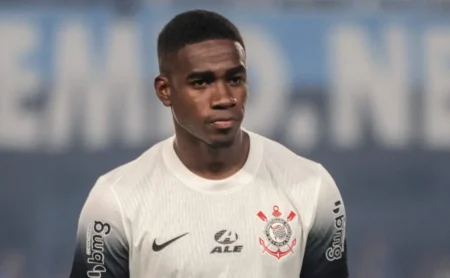 Dorival Júnior frustra Vasco e impede chegada de Félix Torres, do Corinthians