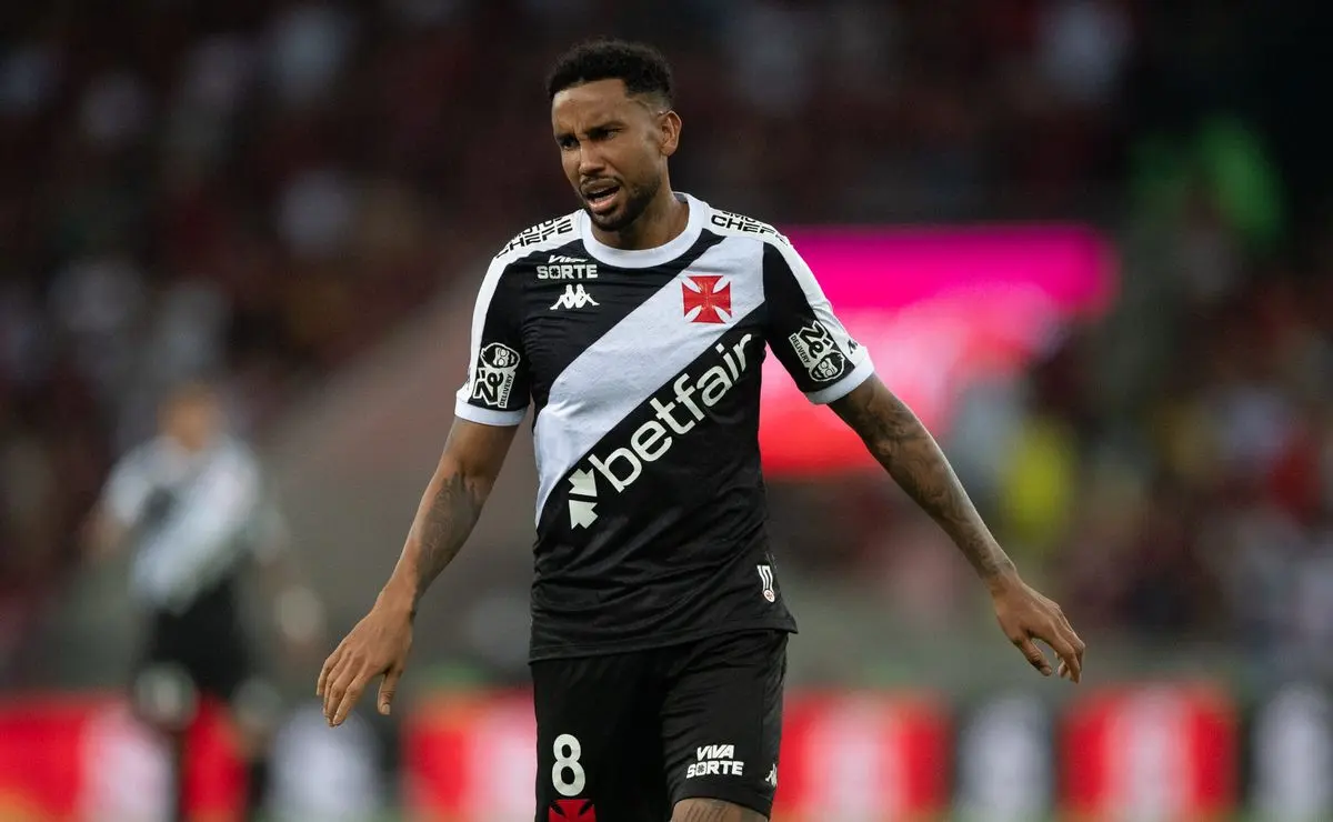 Vasco propõe Jair ao São Paulo para quitar dívida por Léo, mas acordo não evolui
