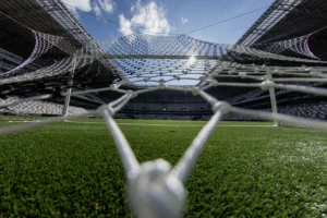 Atlético-MG estreia gramado sintético da Arena MRV contra o Fluminense após liberação