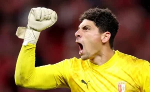 Corinthians negocia com Matheus Magalhães, do Ajax, enquanto enfrenta disputa do mundo árabe