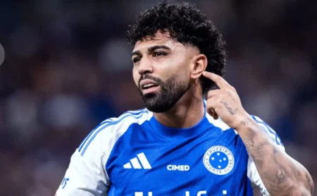 Gabigol esclarece ausência no Cruzeiro e foca retorno contra o Sport.