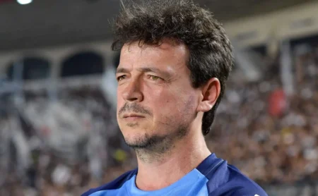 Vasco busca Helinho para fortalecer o time de Diniz