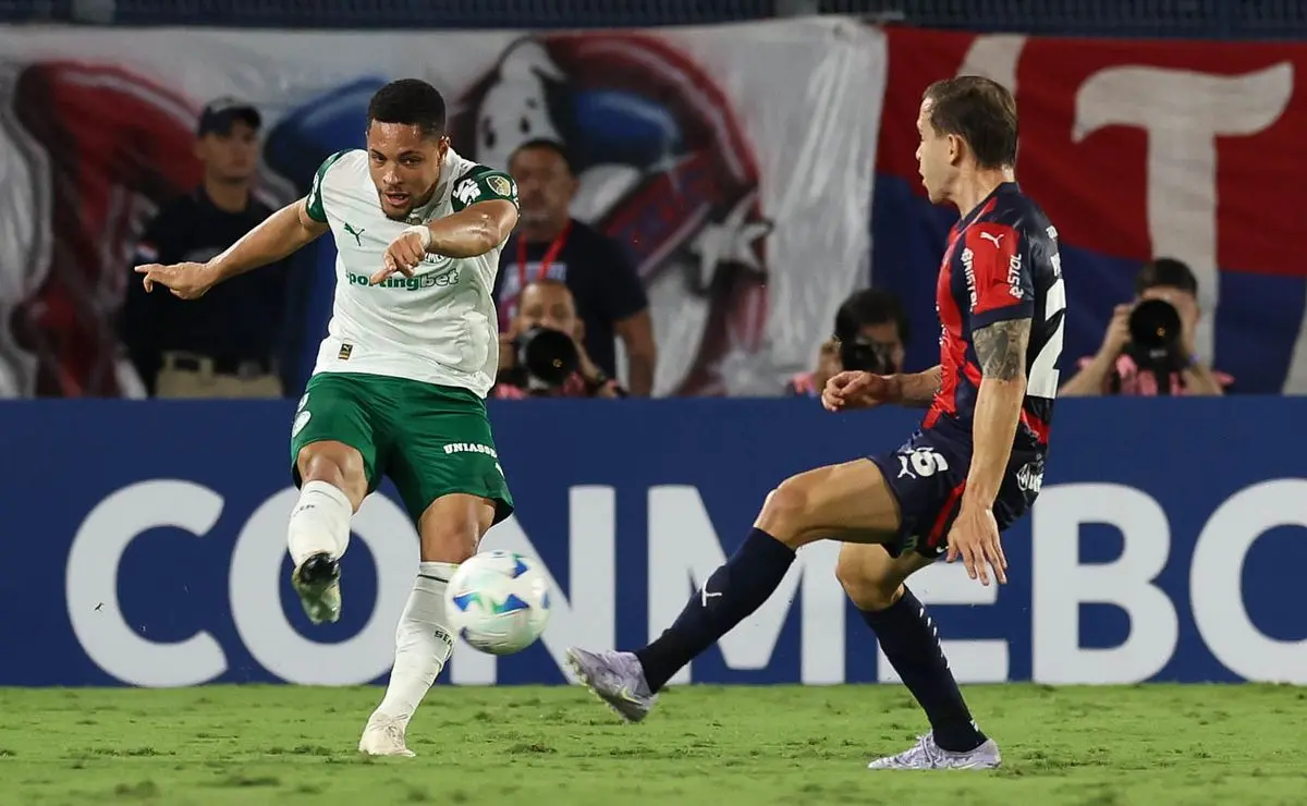 Vitor Roque e Estêvão: Da frustração do gol perdido ao apoio da torcida do Palmeiras