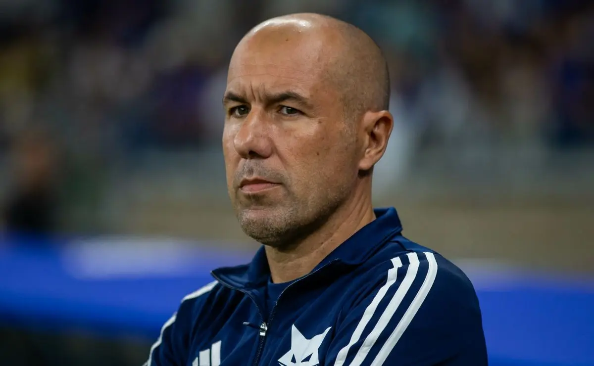 Eliminação do Cruzeiro na Sul-Americana: Torcida critica Leonardo Jardim.