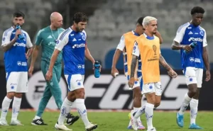 Cruzeiro: Revés na Sul-Americana e Situação Crítica no Brasileirão