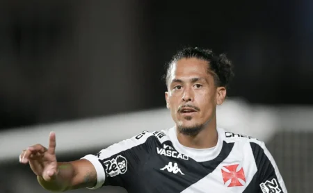 Lemos Busca Renovação com o Vasco em Meio à Recuperação de Lesão
