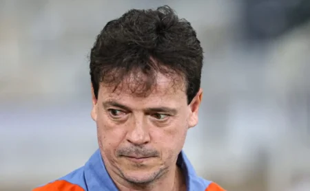 Equipe de Fernando Diniz Repudia Acordo do Treinador com o Vasco para a Temporada