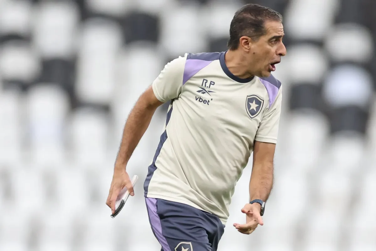 Botafogo: Diretoria Ignora Pressão e Mantém Confiança em Renato Paiva