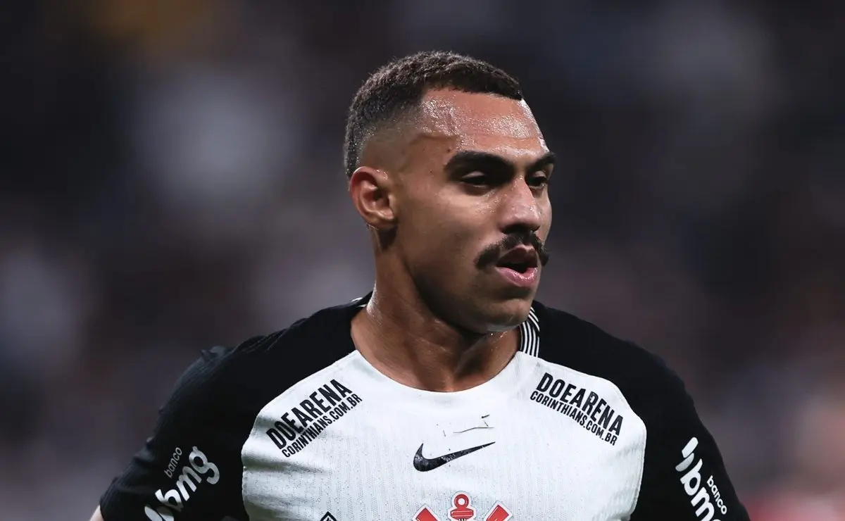 Corinthians busca lateral-direito para disputar posição com Matheuzinho