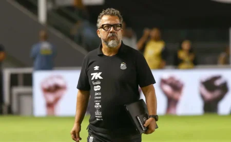 Santos em busca de recuperação no Brasileirão Betano em semana chave com Cléber Xavier