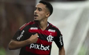 Flamengo avalia proposta do Cruzeiro por William e Walace, envolvendo Luiz Araújo e Matheus Gonçalves