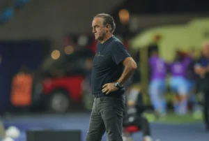 Cuca Assume Responsabilidade por Derrota, Garante Classificação e Promete "Cobrança" no Atlético-MG