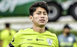 Miguelito, do Santos, pode pegar gancho de 10 jogos e multa por injúria racial