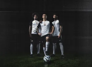 Corinthians e fornecedora: uniformes de 2026 aprovados em parceria sob risco